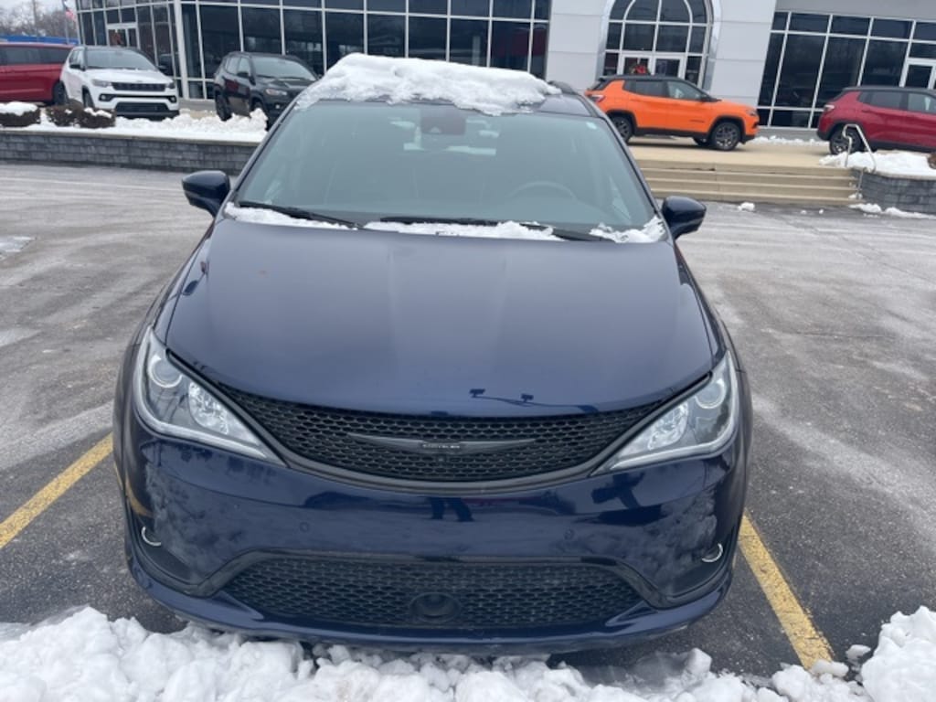 Used 2020 Chrysler Pacifica Limited Minivan/Van