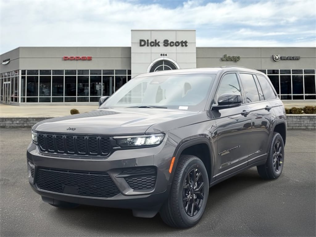 New 2025 Jeep Grand Cherokee Laredo Sport Utility