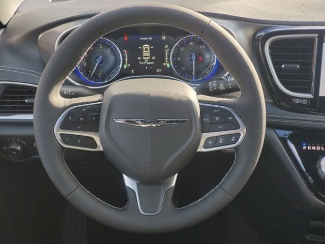 2026 Chrysler Pacifica Select - Photo 18