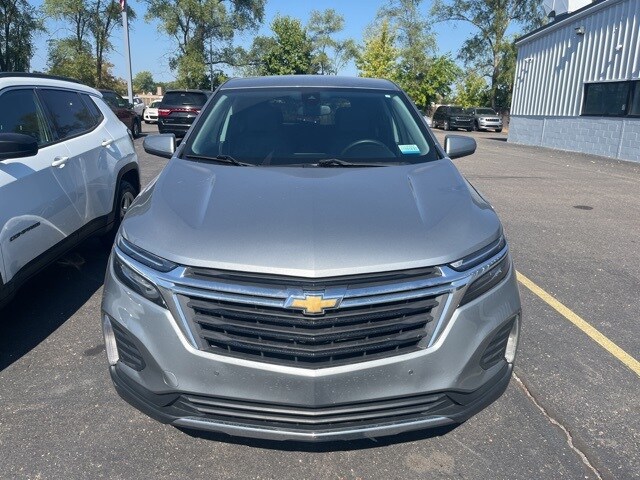 2023 Chevrolet Equinox LT photo 2