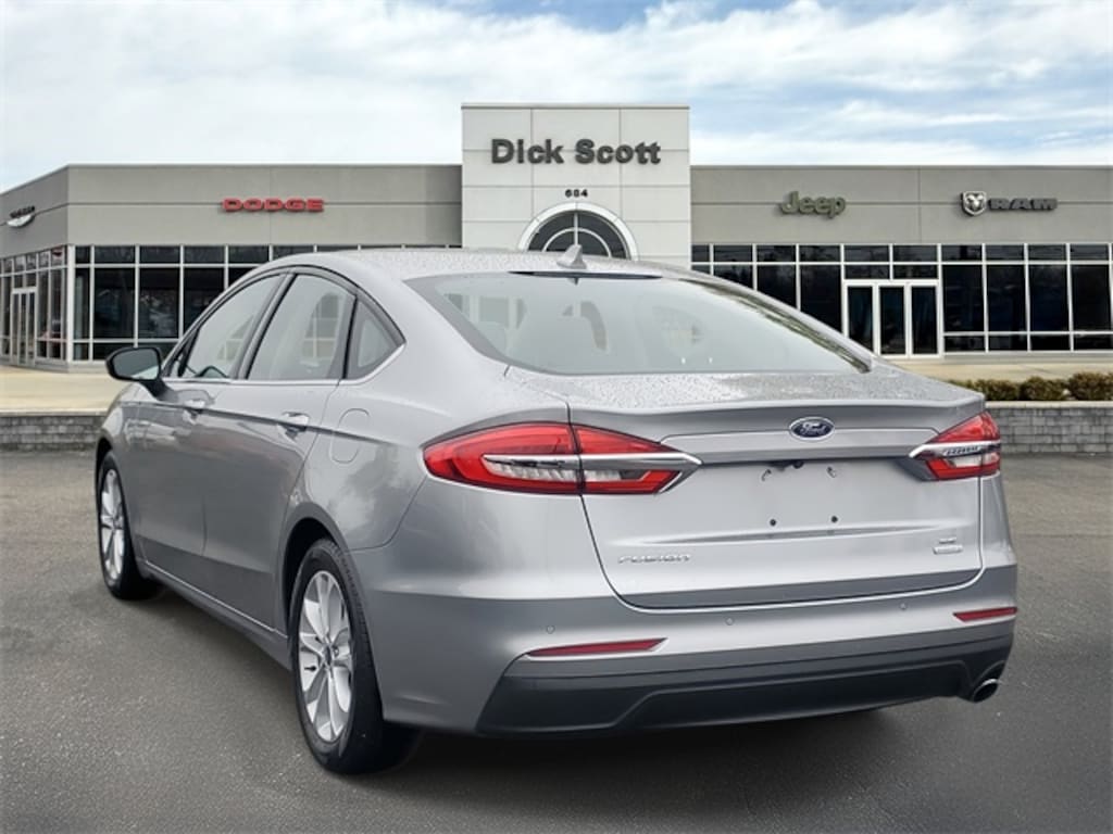 Used 2020 Ford Fusion SE Sedan