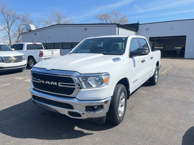 2024 RAM 1500 Big Horn/Lone Star 4x4 Crew Cab 5'7's photo