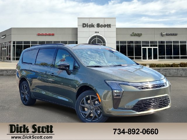 2027 Chrysler Pacifica Limited Passenger Van