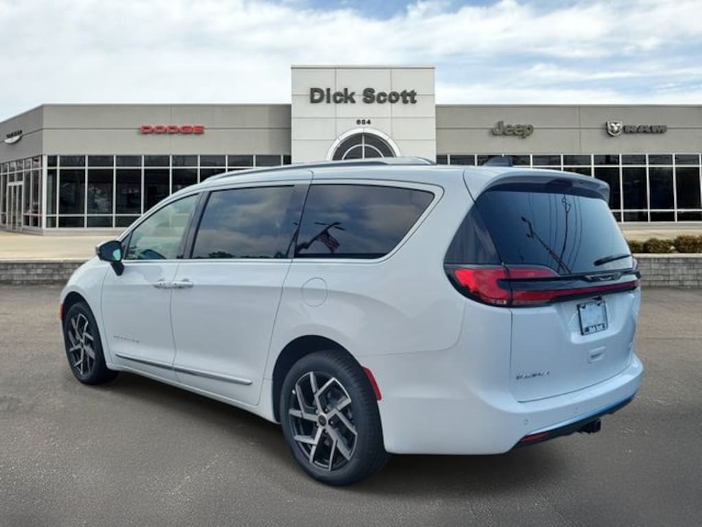 New 2027 Chrysler Pacifica Pinnacle Passenger Van