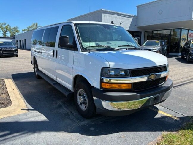 2025 Chevrolet Express 3500 LT Minivan/Van