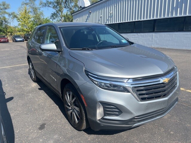 2023 Chevrolet Equinox LT photo 3