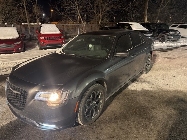2018 Chrysler 300 S's photo