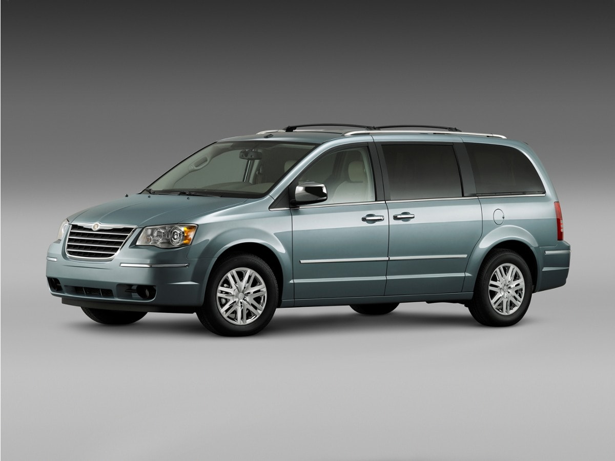 2009 Chrysler Town & Country Touring's photo