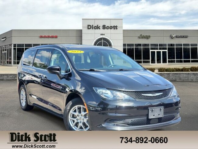 2023 Chrysler Voyager LX Minivan/Van