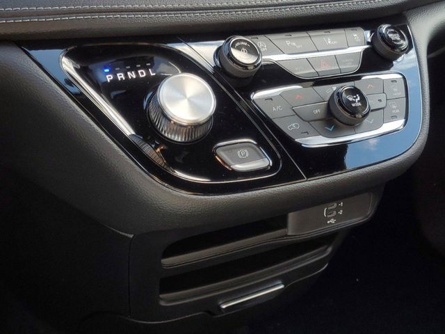 2026 Chrysler Pacifica Select - Photo 13
