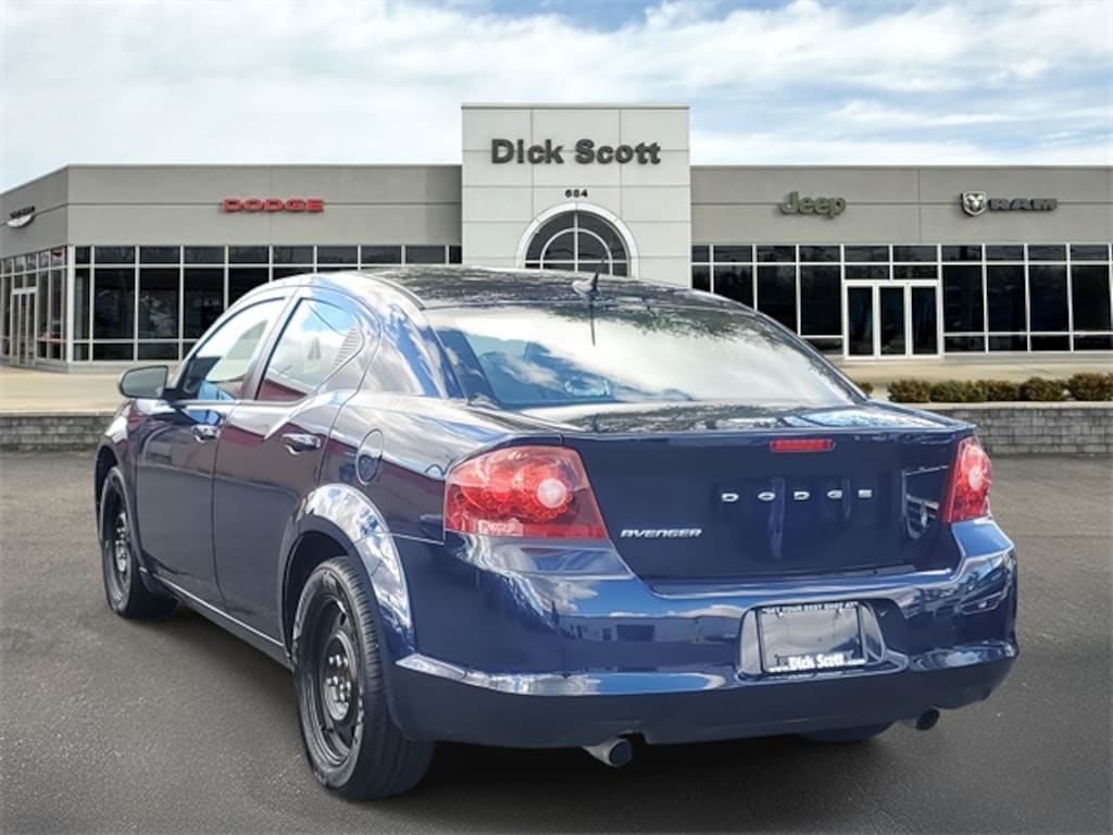 Used 2013 Dodge Avenger SE Sedan