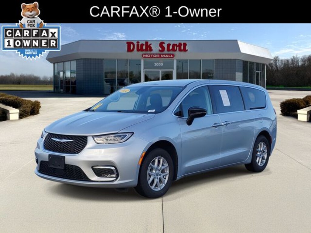 Used 2024 Chrysler Pacifica Touring L Minivan/Van