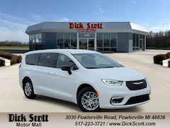 2026 Chrysler Pacifica Select Passenger Van