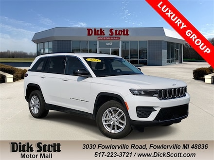 2023 Jeep Grand Cherokee Laredo SUV