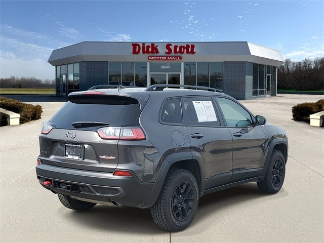 2022 Jeep Cherokee Trailhawk photo 2