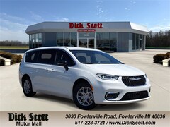 2025 Chrysler Pacifica Select Passenger Van