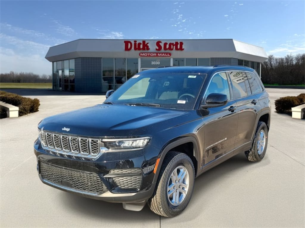 New 2025 Jeep Grand Cherokee Laredo Sport Utility