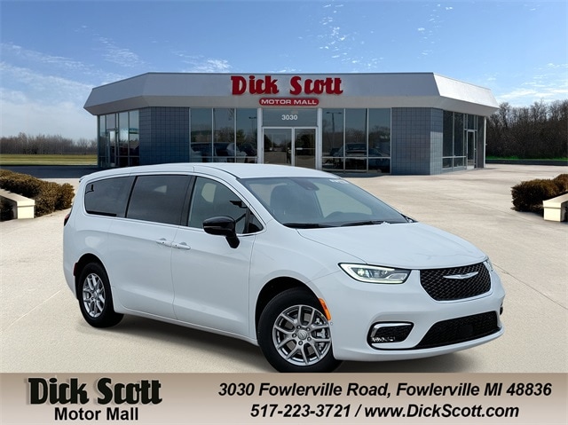 2026 Chrysler Pacifica Select's photo