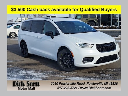 2026 Chrysler Pacifica Select Passenger Van