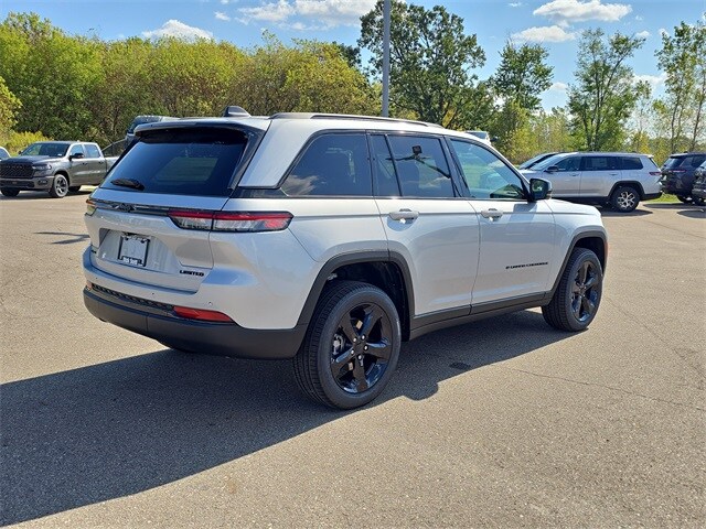 2025 Jeep Grand Cherokee Limited photo 4