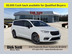 2026 Chrysler Pacifica Select Passenger Van