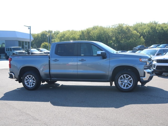 Used 2019 Chevrolet Silverado 1500 LT with VIN 1GCUYDED9KZ179618 for sale in Fowlerville, MI