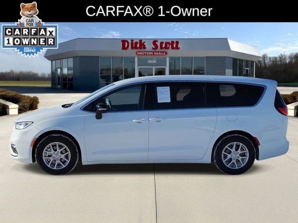 Used 2025 Chrysler Pacifica Select Minivan/Van