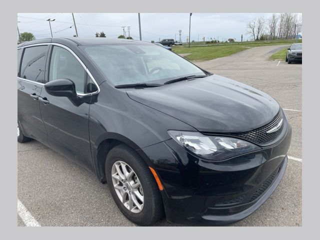 2024 Chrysler Voyager LX's photo