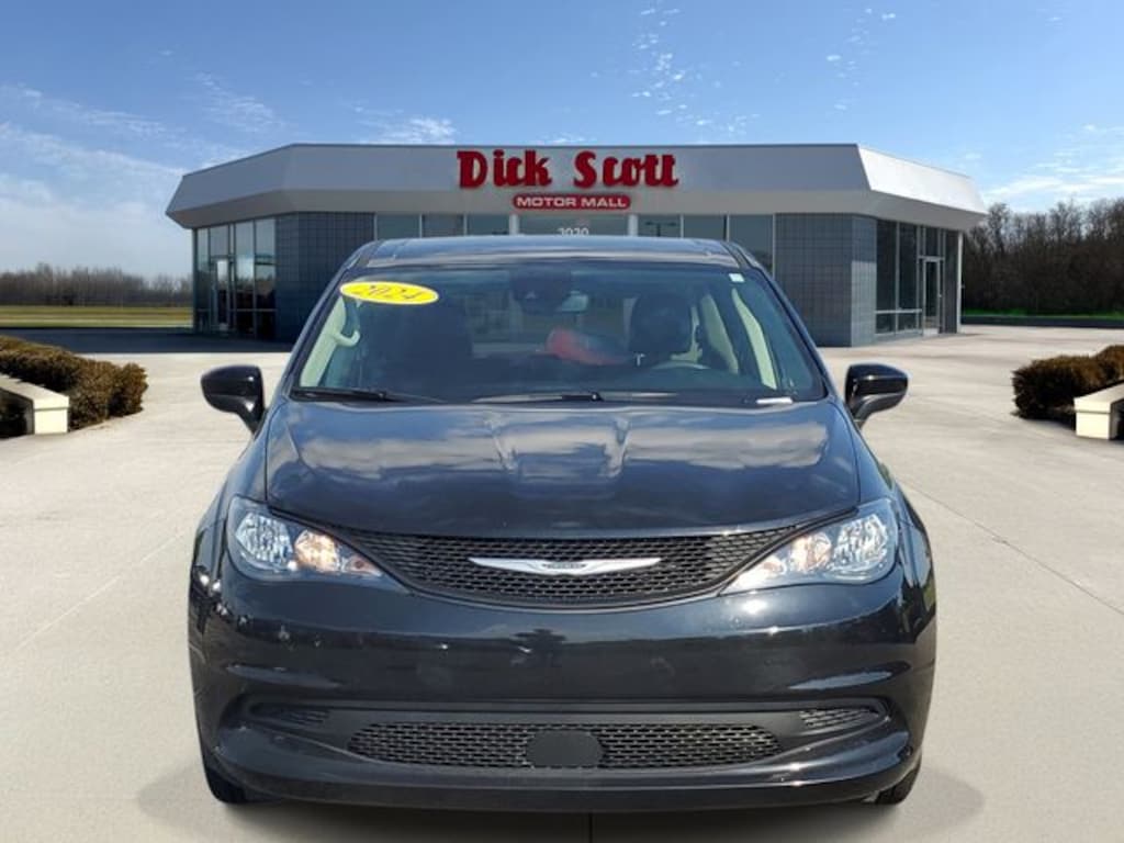 Used 2024 Chrysler Voyager LX Minivan/Van