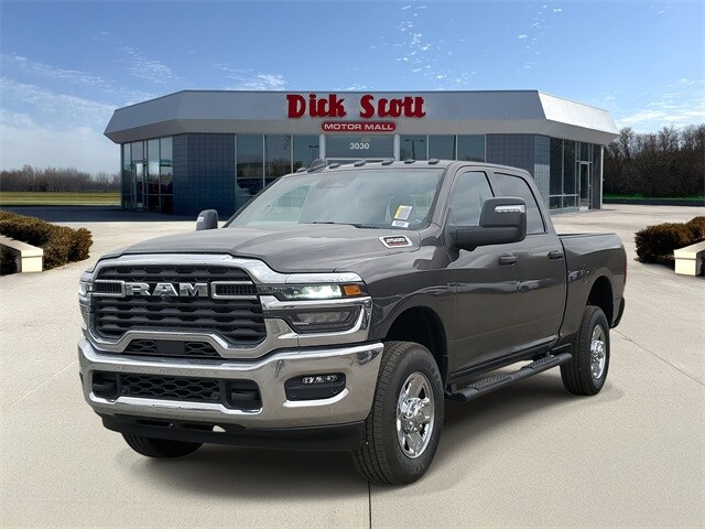 2025 Ram 2500 Tradesman photo 2