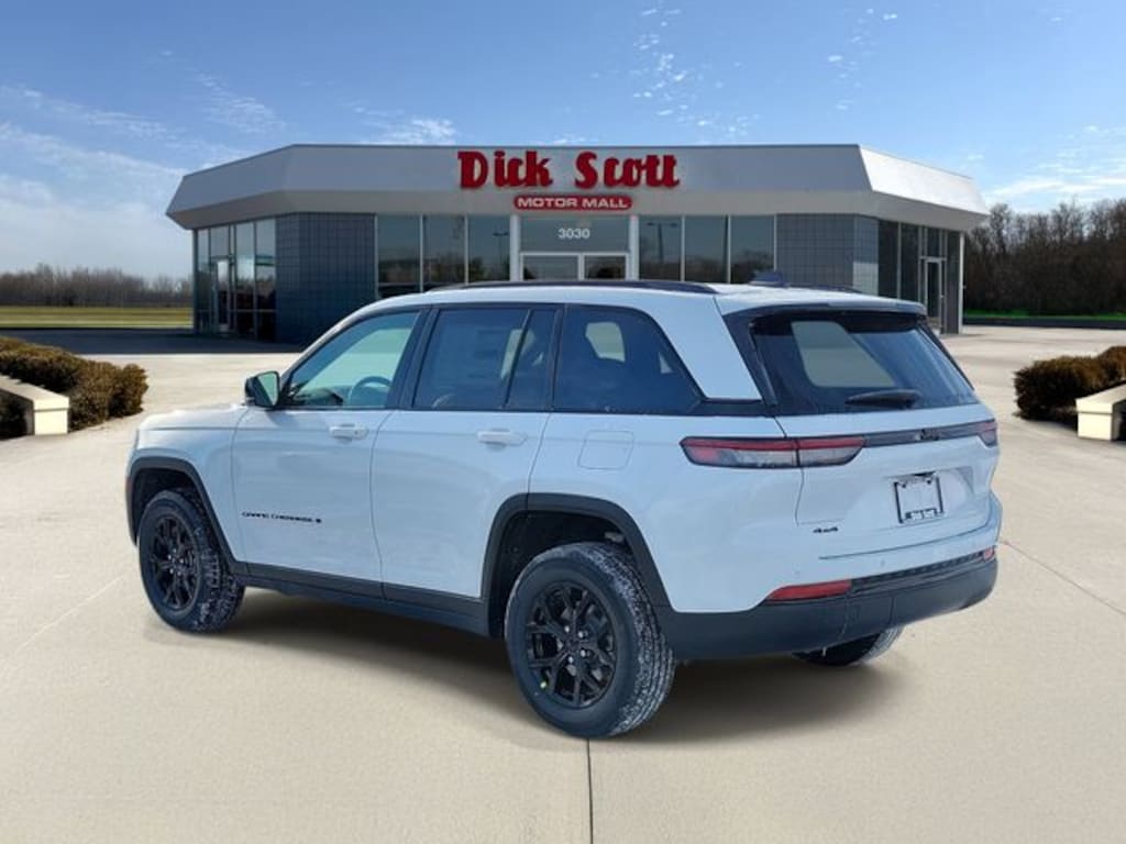 New 2025 Jeep Grand Cherokee Laredo Sport Utility