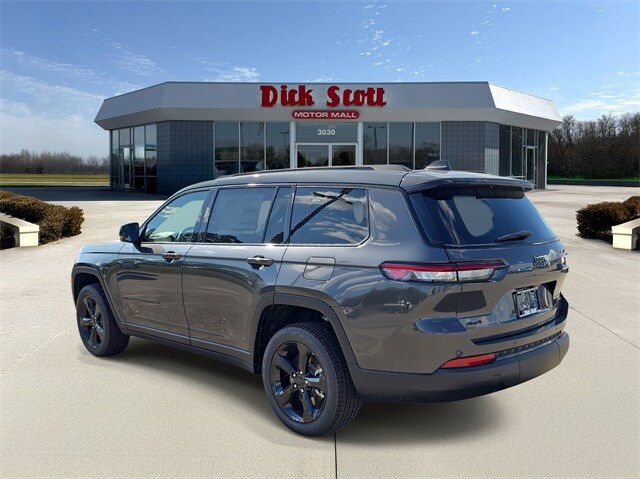 2025 Jeep Grand Cherokee Limited photo 2