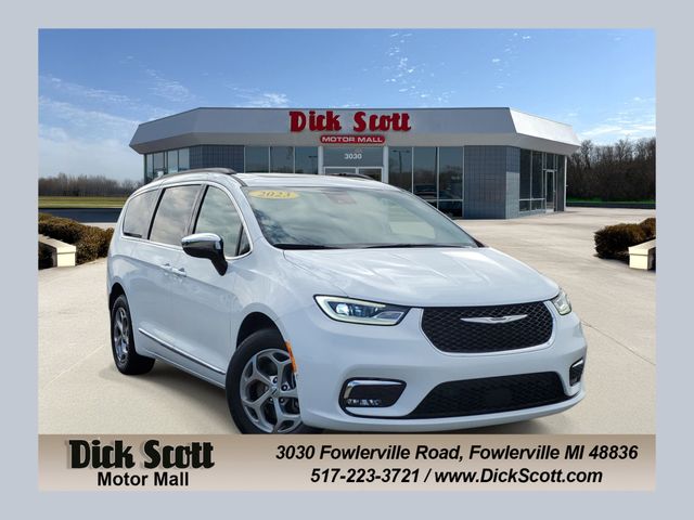 2023 Chrysler Pacifica Limited AWD's photo