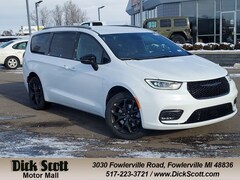 2026 Chrysler Pacifica Select Passenger Van