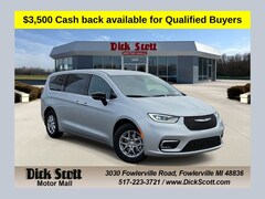 2026 Chrysler Pacifica Select Passenger Van