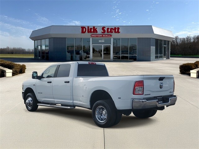 2024 Ram 3500 Big Horn photo 3