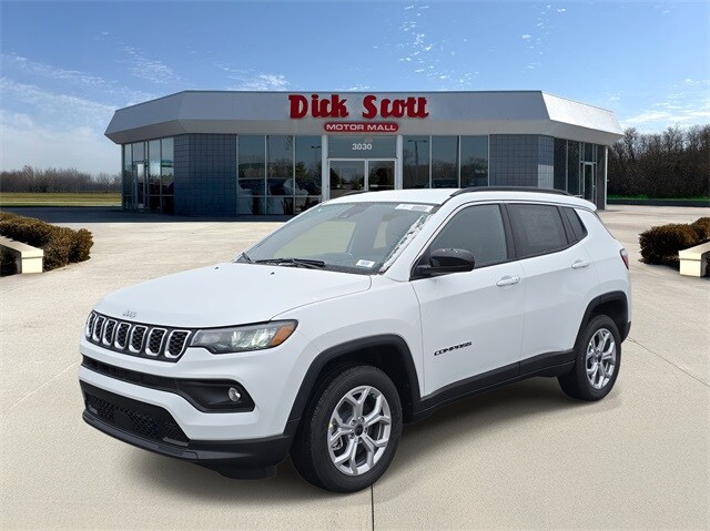 2026 Jeep Compass Latitude photo 2