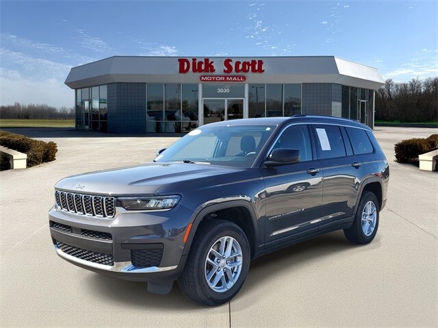 2023 Jeep Grand Cherokee Laredo photo 2