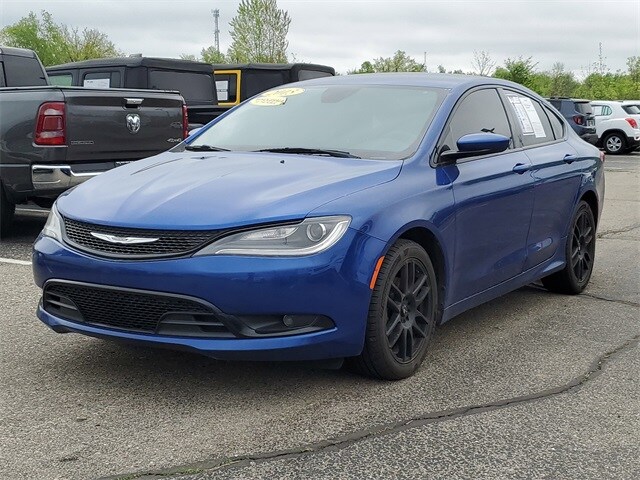 Used 2015 Chrysler 200 S with VIN 1C3CCCBB1FN710254 for sale in Fowlerville, MI
