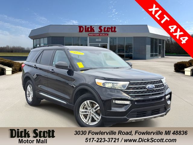 2023 Ford Explorer XLT's photo