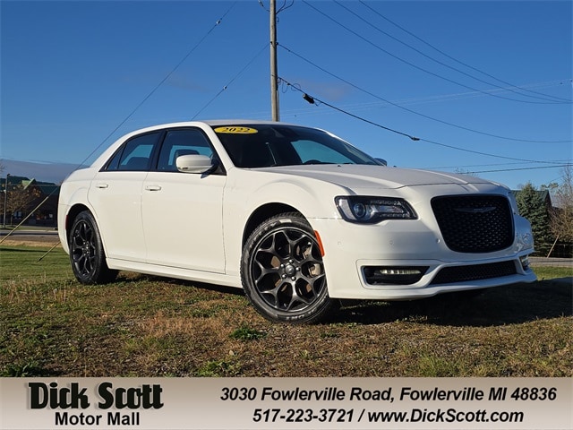 2022 Chrysler 300 Touring L