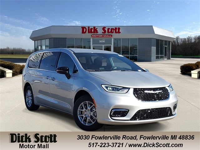 2026 Chrysler Pacifica Select's photo