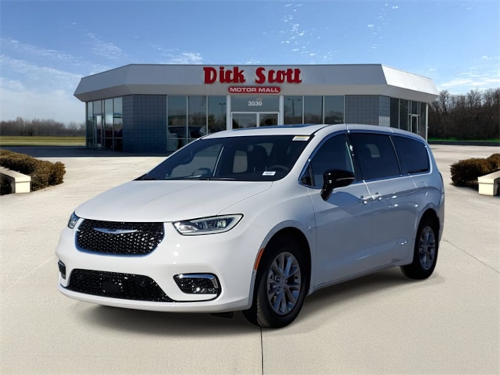 New 2026 Chrysler Pacifica Limited Passenger Van