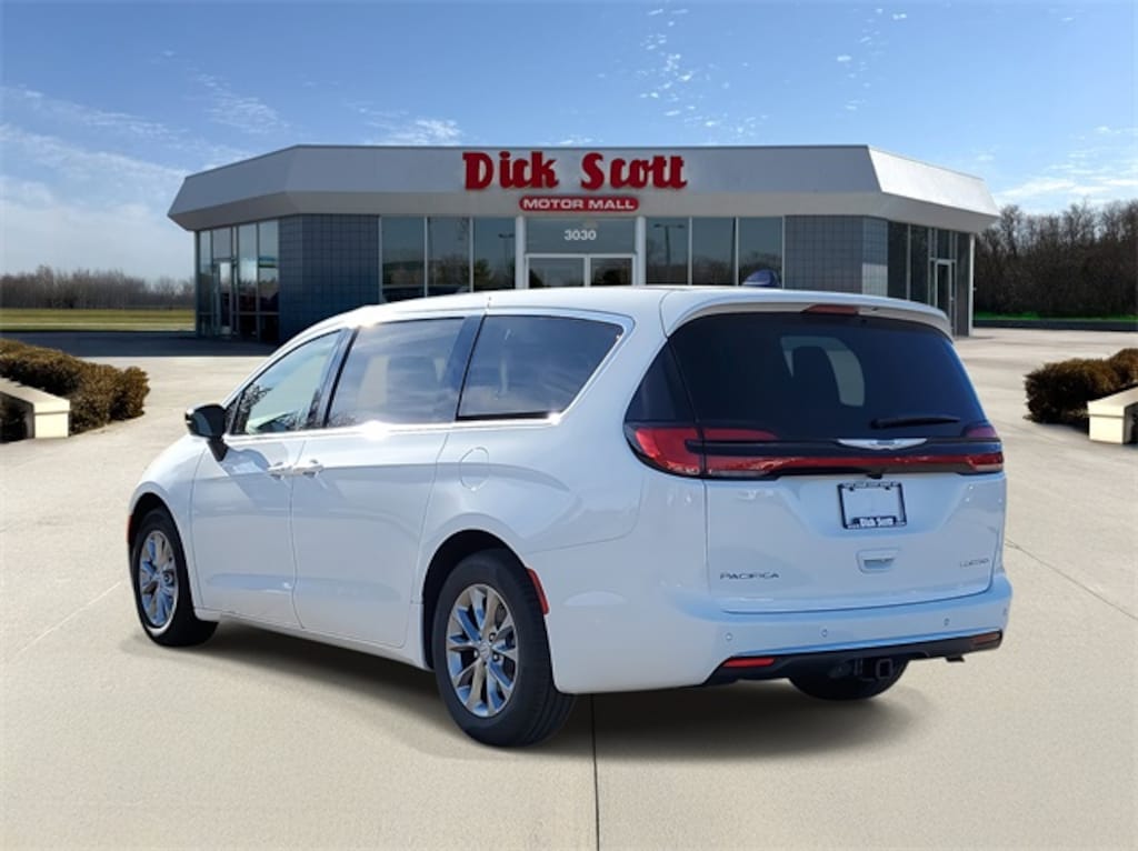 New 2026 Chrysler Pacifica Limited Passenger Van