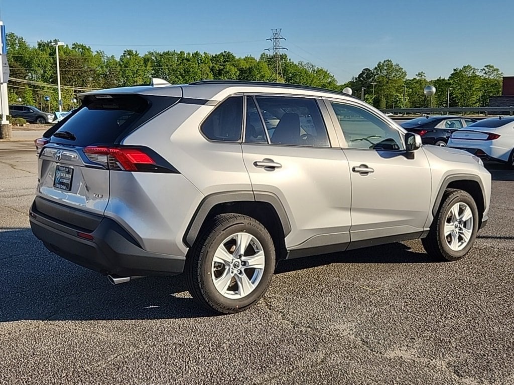 Used 2019 Toyota RAV4 XLE with VIN JTMW1RFV1KJ014498 for sale in Greenville, SC