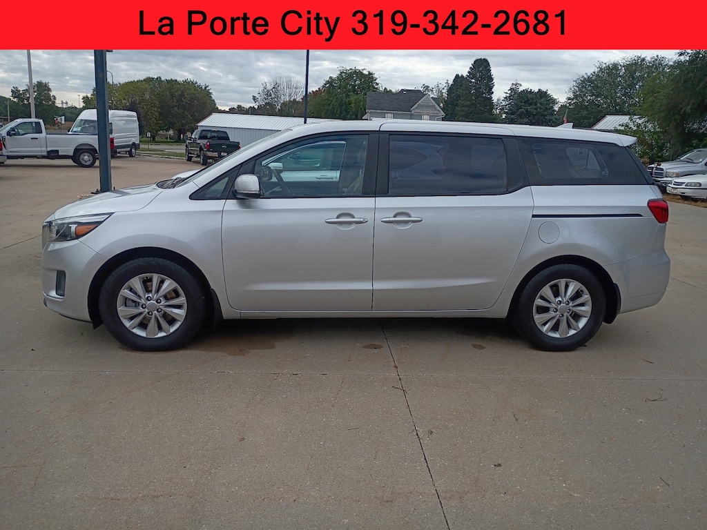 Used 2016 Kia Sedona L FWD Van