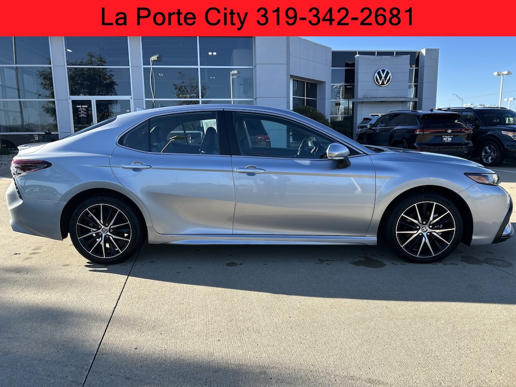 Used 2023 Toyota Camry SE Sedan