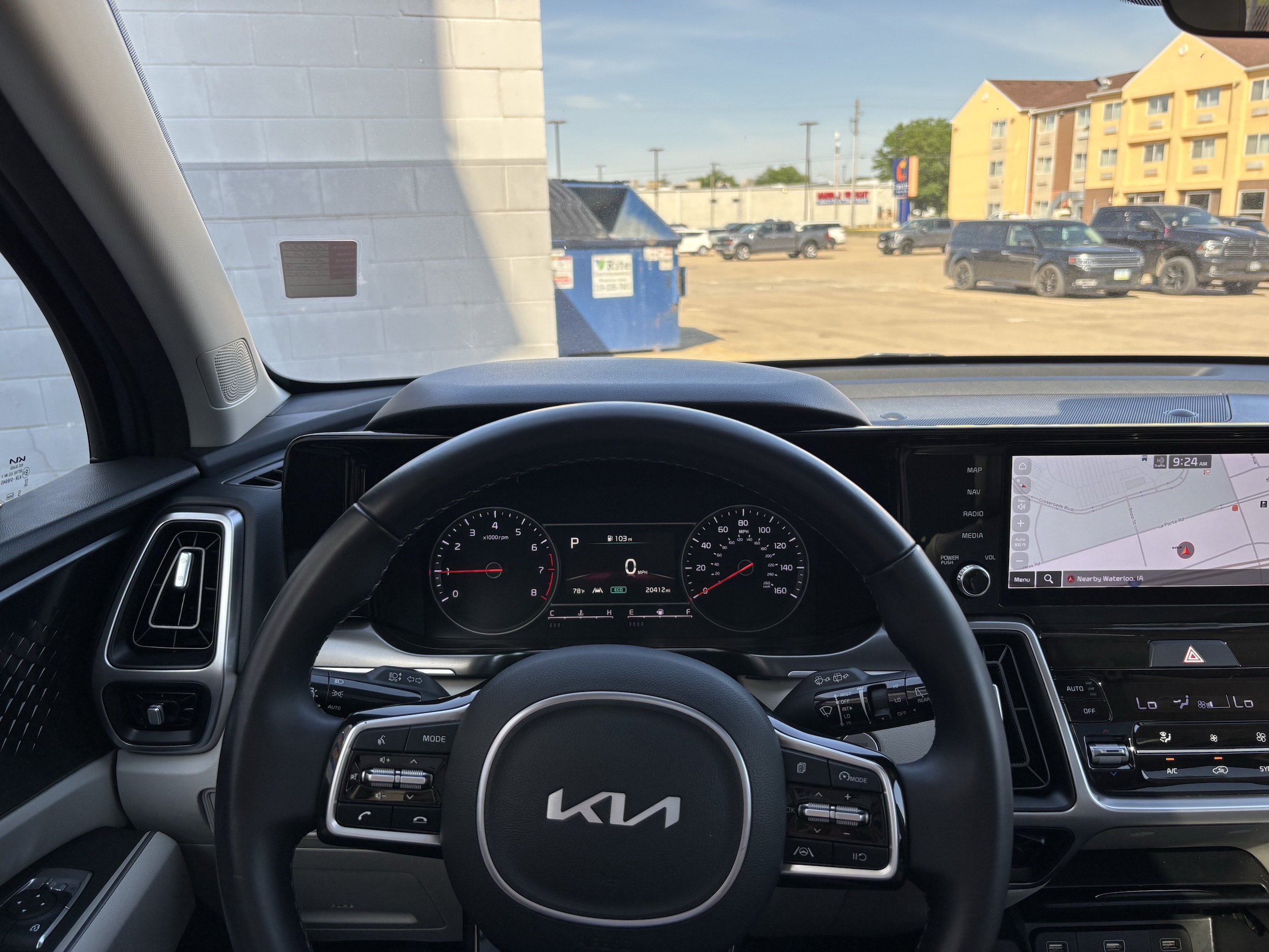 2022 Kia Sorento S - Photo 9