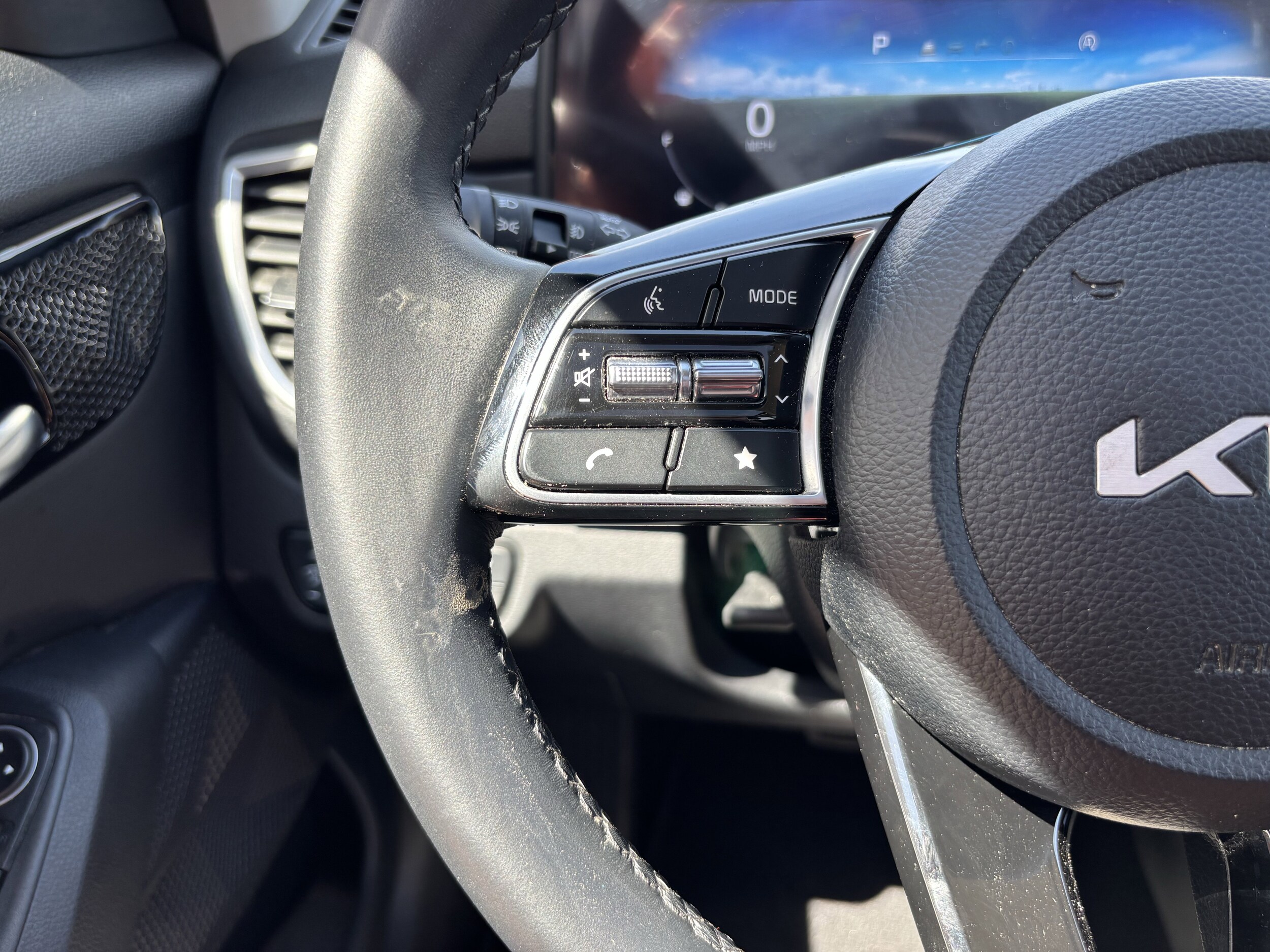 2025 Kia Seltos EX - Photo 11