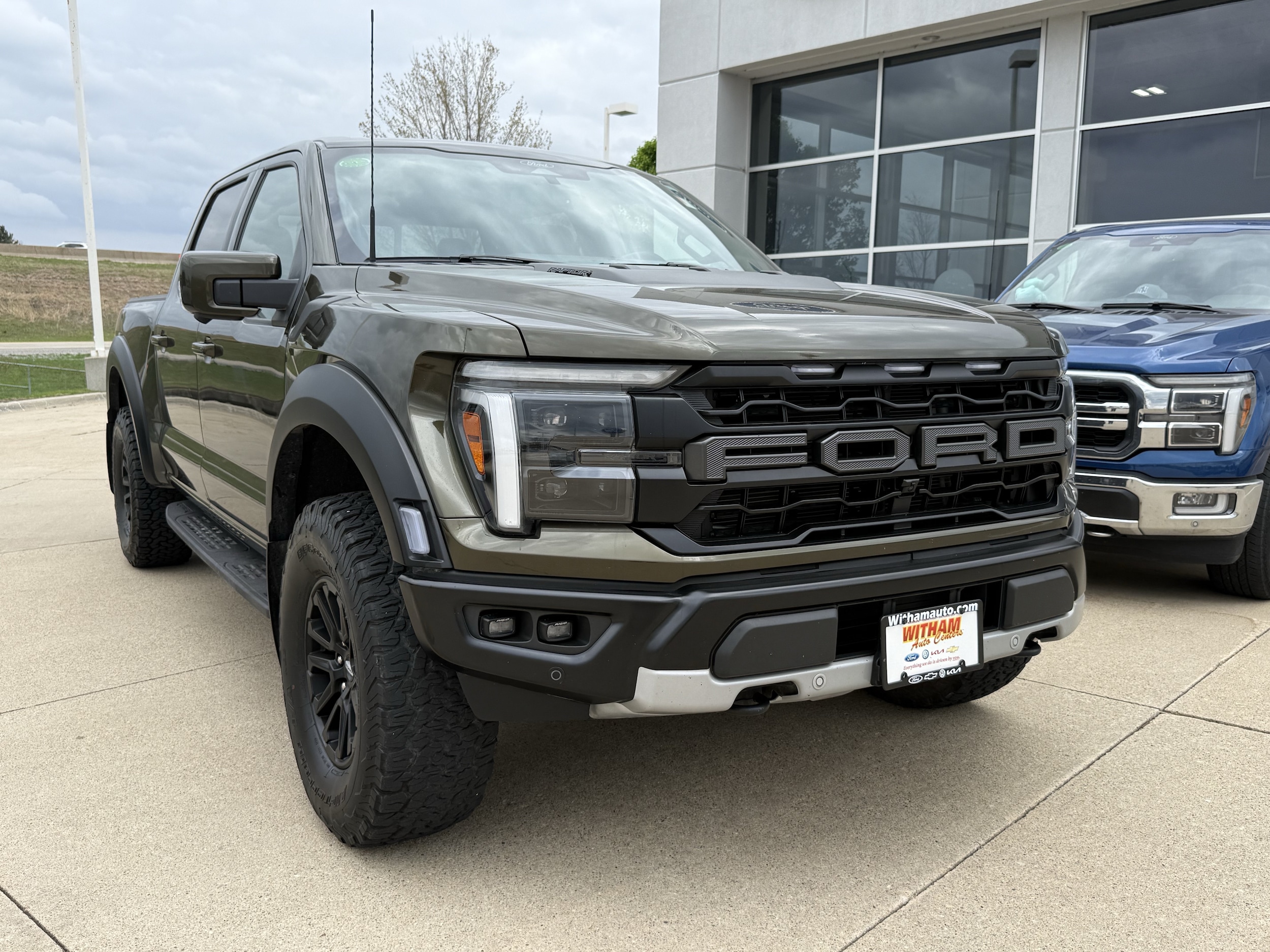 2024 Ford F-150 Raptor - Photo 2